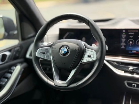 Used 2023 BMW X7 xDrive40i w/ Premium Package AWD/4WD image 13