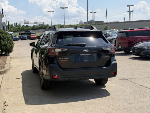 Used 2024 Subaru Outback Premium w/ Popular Package #1 AWD/4WD image 7