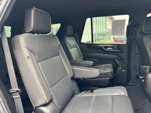Used 2025 GMC Yukon Elevation AWD/4WD image 24