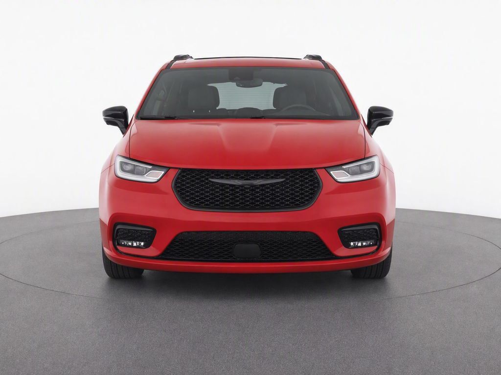 Used 2025 Chrysler Pacifica Limited FWD image 2