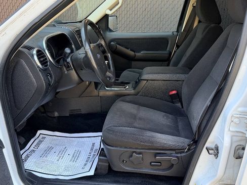 Used 2010 Ford Explorer XLT AWD/4WD image 10