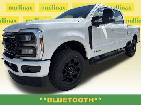 New 2026 Ford F250 Lariat w/ Black Appearance Package image 18