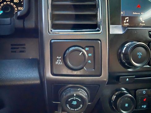 Used 2018 Ford F150 XLT w/ Equipment Group 302A Luxury AWD/4WD image 46