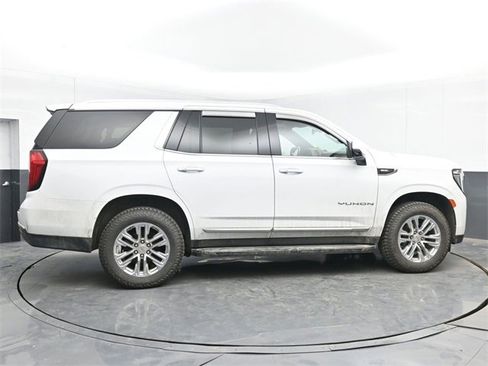 Used 2022 GMC Yukon SLT w/ SLT Premium Package image 15