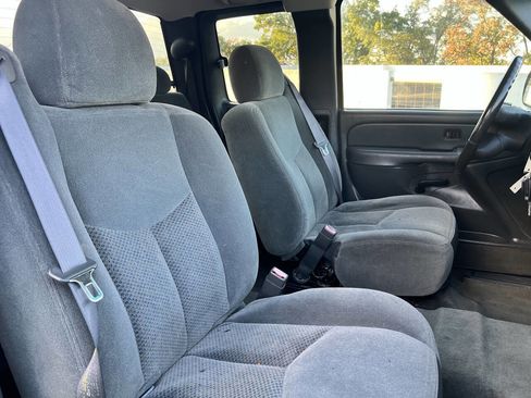 Used 2004 Chevrolet Silverado 1500 LS w/ Light Duty Power Package image 36