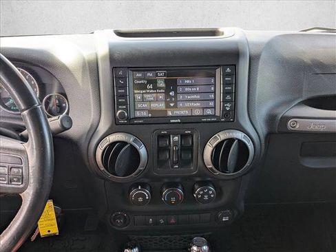 Used 2018 Jeep Wrangler Unlimited Sport S AWD/4WD image 14