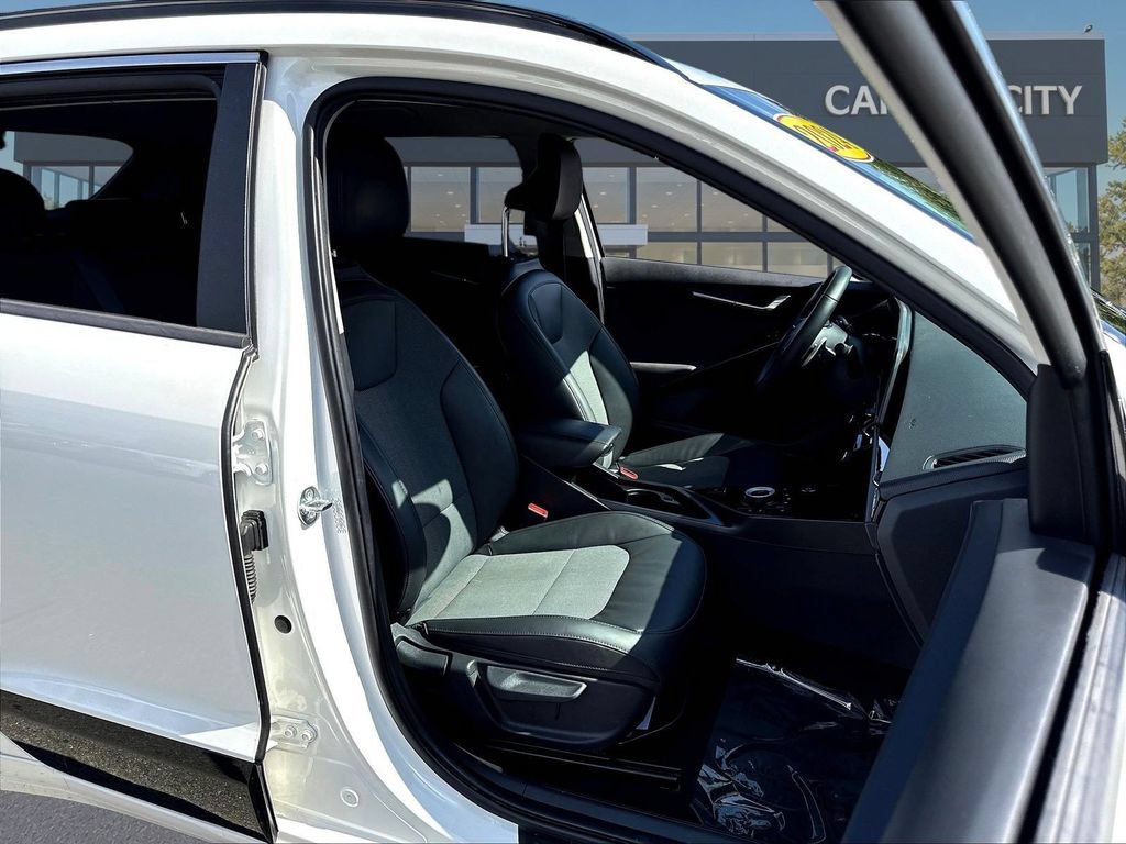 Used 2024 Kia Niro Wind FWD image 32