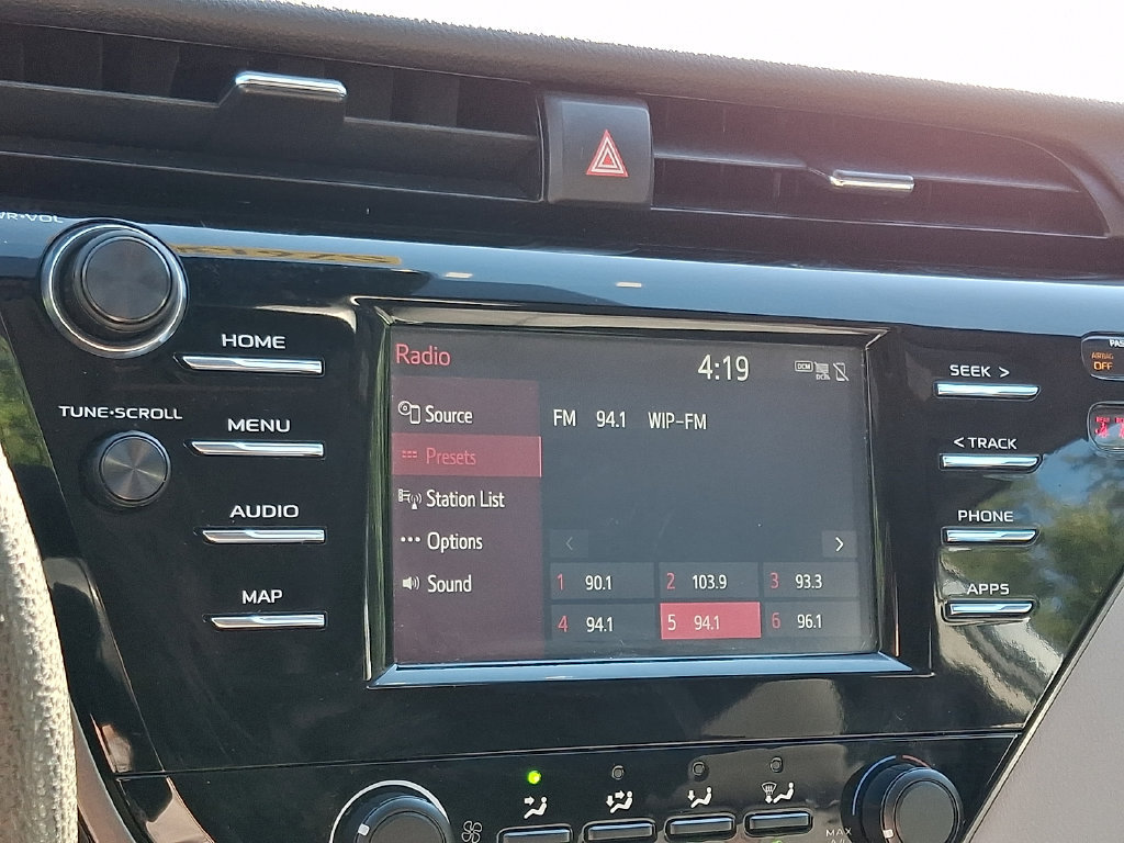 Used 2019 Toyota Camry LE w/ Convenience Package FWD image 16