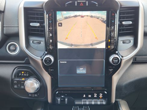 Used 2022 RAM 1500 Laramie AWD/4WD image 19