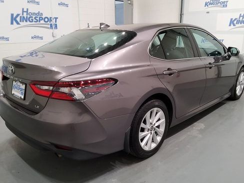 Used 2022 Toyota Camry LE image 3