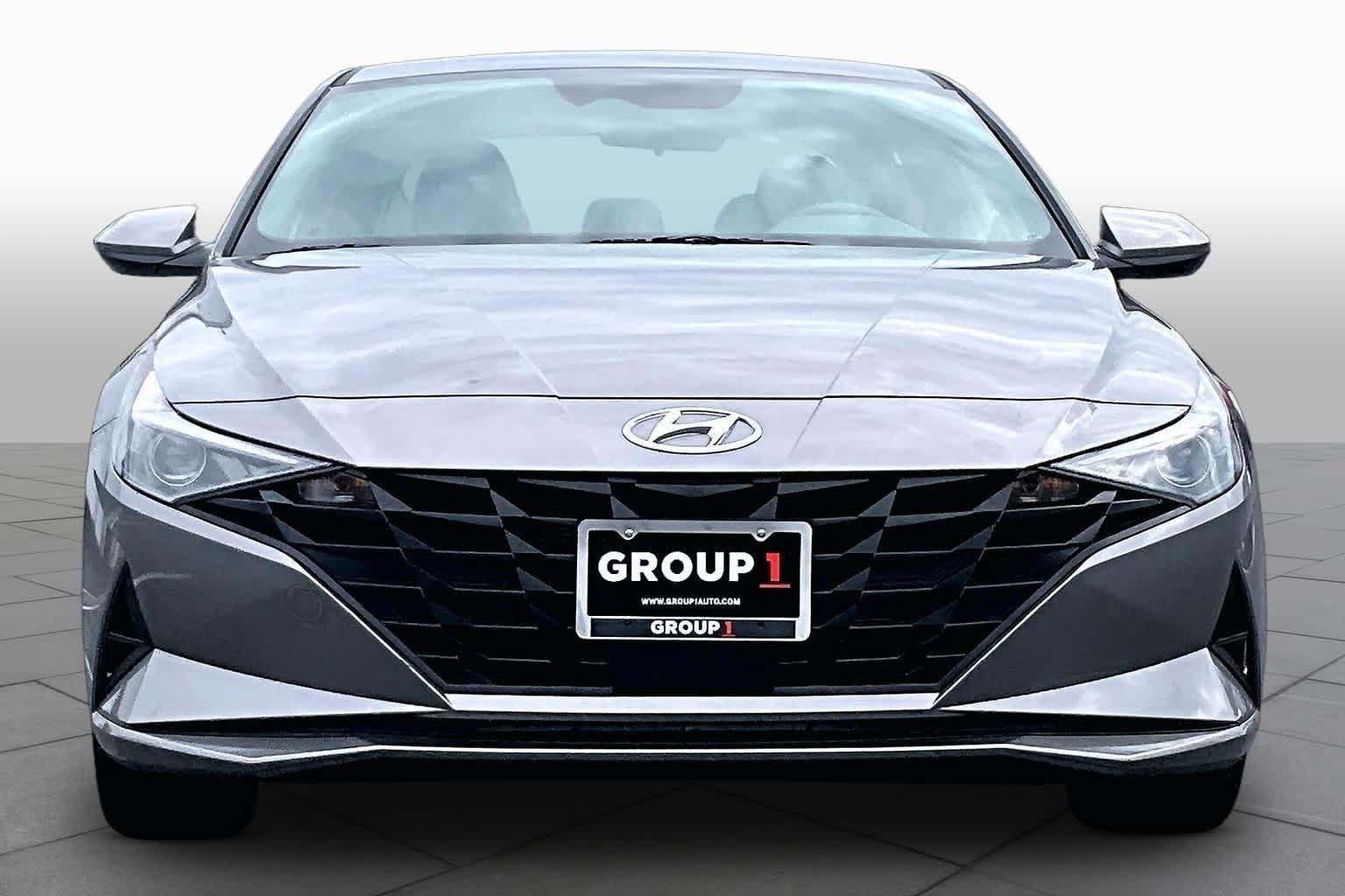 Used 2023 Hyundai Elantra SEL w/ Convenience Package FWD image 4
