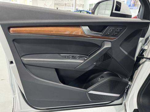 Used 2021 Audi Q5 Premium Plus w/ Premium Plus Package image 23