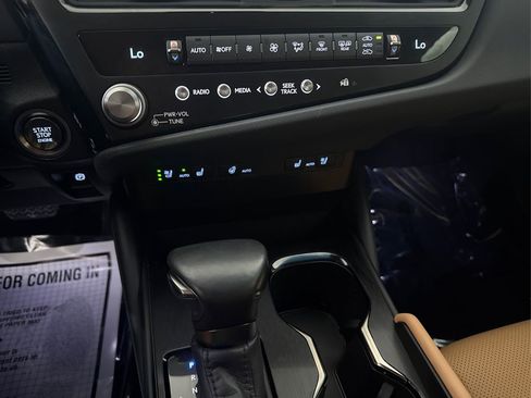 Used 2024 Lexus ES 350 w/ Premium Package FWD image 31
