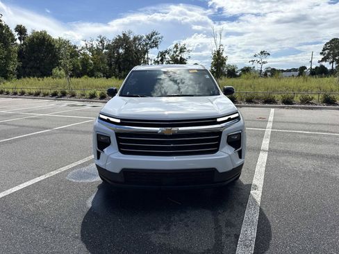 Used 2026 Chevrolet Traverse LT w/ Driver Confidence Package FWD image 8