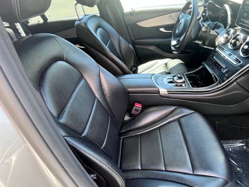 Used 2019 Mercedes-Benz GLC 300 image 12