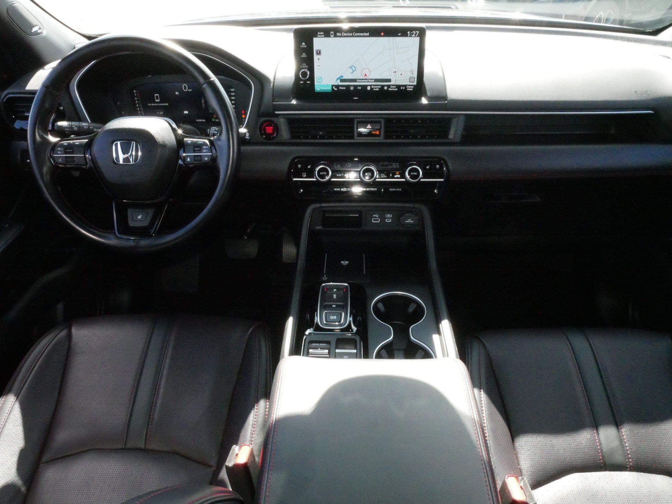 Used 2025 Honda Pilot Black Edition image 10
