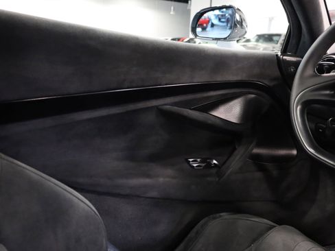 Used 2025 McLaren 750S image 8