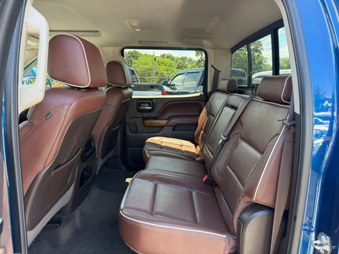 Used 2015 Chevrolet Silverado 1500 High Country w/ High Country Premium Package AWD/4WD image 13