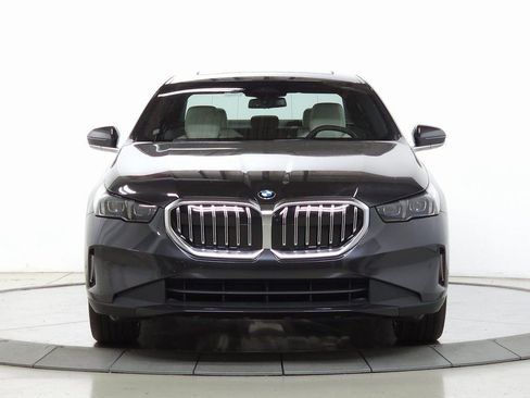 New 2026 BMW 530i xDrive image 2