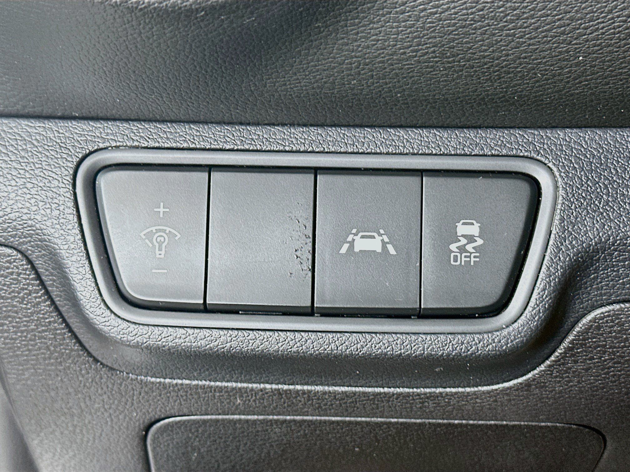 Used 2020 Kia Forte LXS FWD image 17