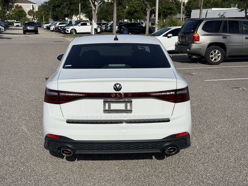 Used 2025 Volkswagen Jetta GLI Autobahn FWD image 5