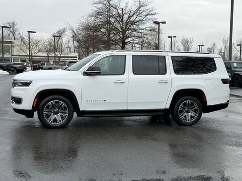 Used 2024 Jeep Wagoneer L Series II w/ Flexible Seating Group image 11