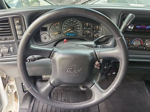 Used 2002 Chevrolet Silverado 2500 LS AWD/4WD image 16