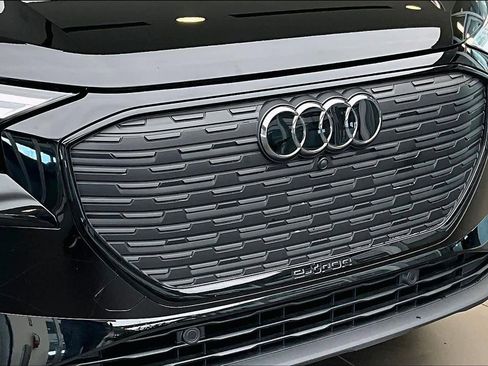 Used 2025 Audi Q4 e-tron Premium Plus w/ Premium Plus image 31