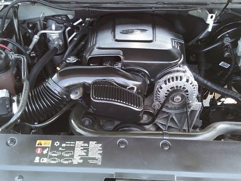 Used 2013 Chevrolet Suburban LT w/ Suspension Package, Off-Road AWD/4WD image 19