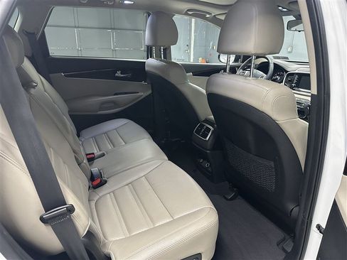 Used 2020 Kia Sorento EX FWD image 7