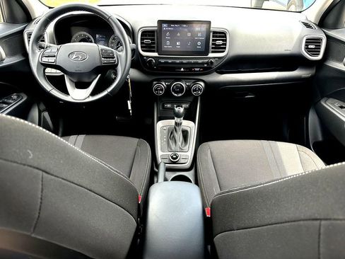 Used 2022 Hyundai Venue SEL FWD image 30