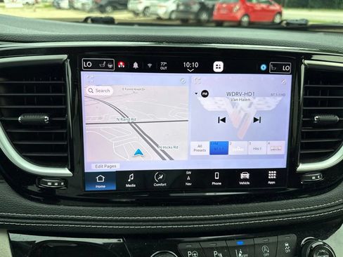 Used 2022 Chrysler Pacifica Limited w/ Uconnect Theater Family Group FWD image 20