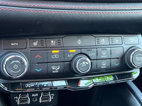 Used 2023 Dodge Durango GT image 22