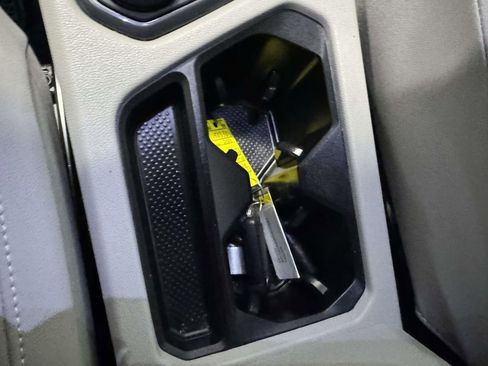 Used 2023 Volkswagen Tiguan SE image 27