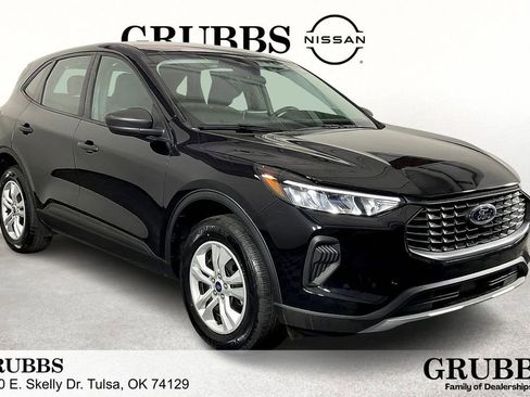 Used 2023 Ford Escape Base image 1