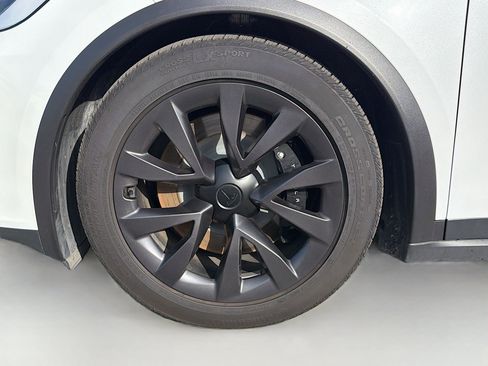 Used 2024 Tesla Model X Base image 39