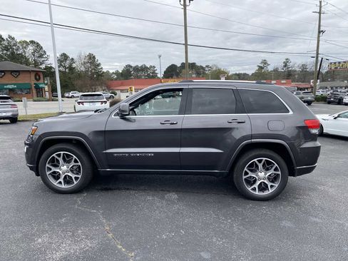 Used 2018 Jeep Grand Cherokee Limited image 8