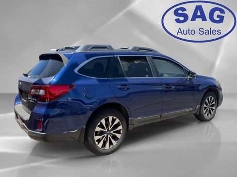 Used 2017 Subaru Outback 2.5i Limited AWD/4WD image 3