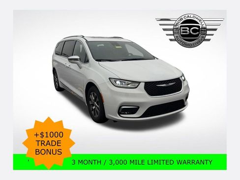 Used 2024 Chrysler Pacifica Pinnacle image 1