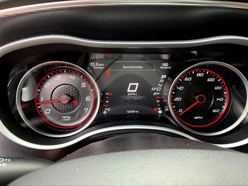 Used 2018 Dodge Charger R/T RWD image 13