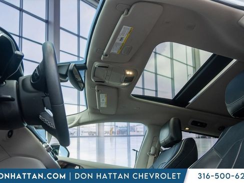 Used 2023 Chrysler Pacifica Limited FWD image 21