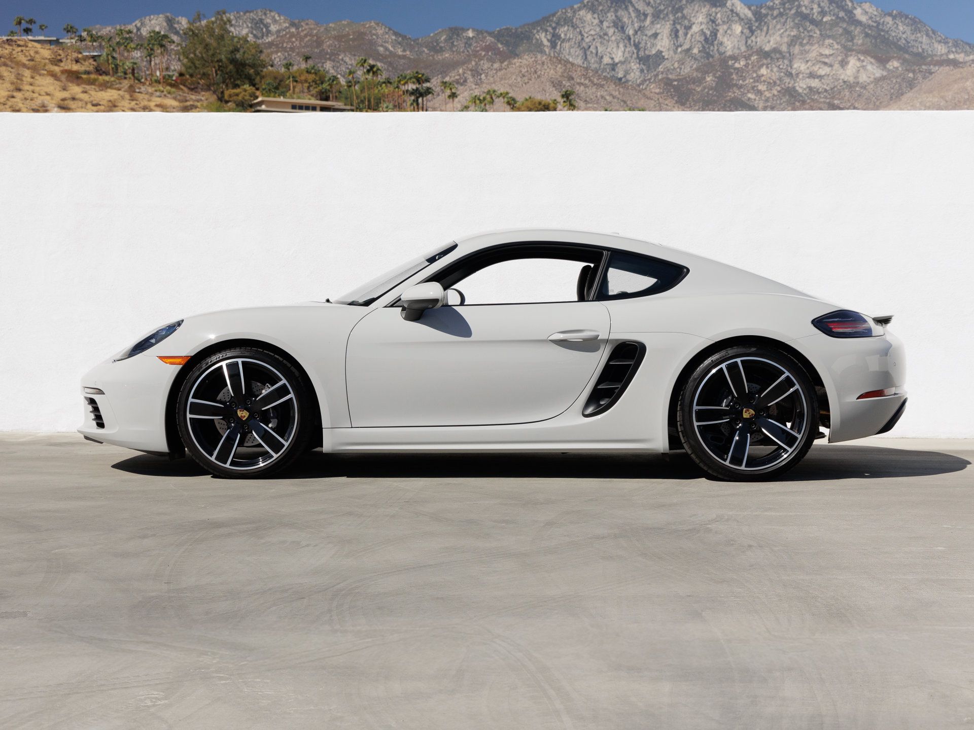 Certified 2025 Porsche 718 Cayman RWD image 2