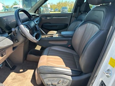 Used 2024 Kia EV9 GT-Line AWD/4WD image 23