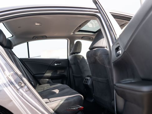 Used 2017 Honda Accord EX image 19