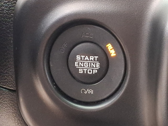 Used 2022 Jeep Wrangler Unlimited Sahara AWD/4WD image 18
