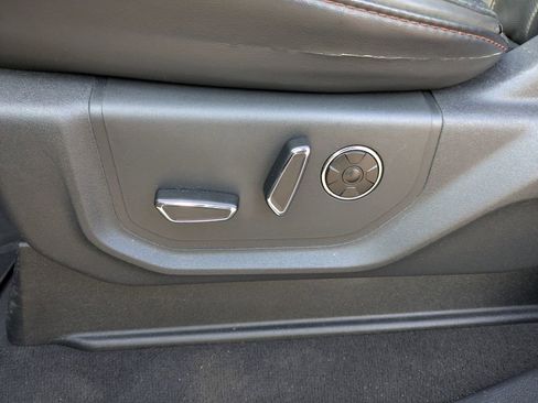 Used 2022 Ford F250 Platinum w/ FX4 Off-Road Package image 9