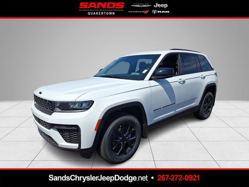 New 2026 Jeep Grand Cherokee Altitude AWD/4WD image 1