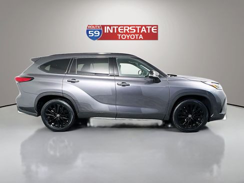 Used 2023 Toyota Highlander XSE AWD/4WD image 8