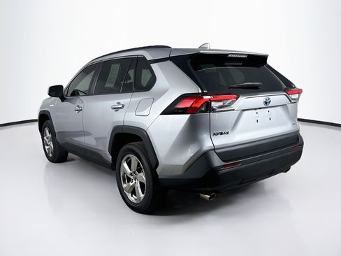 Used 2021 Toyota RAV4 XLE Premium AWD/4WD image 30