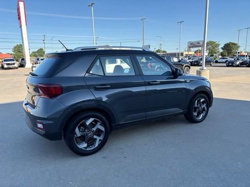 Used 2023 Hyundai Venue Limited w/ Cargo Package FWD image 3